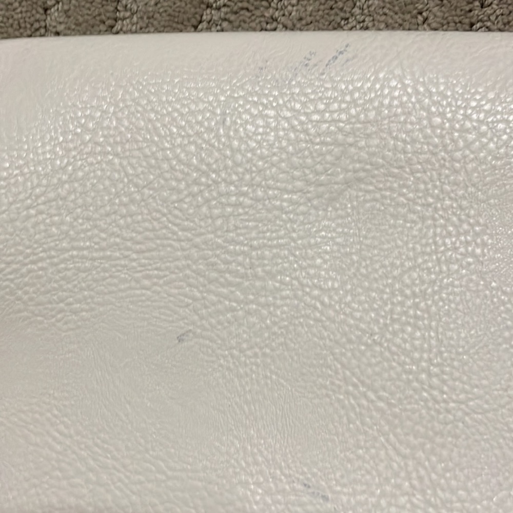 Handbag - Picture 3 of 4